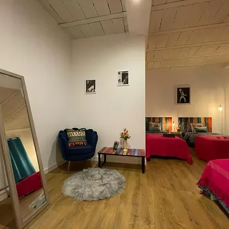 Rooms In Gothic Hostel *
