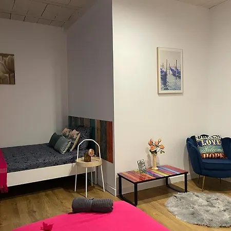 Rooms In Gothic Hostel Barcelona