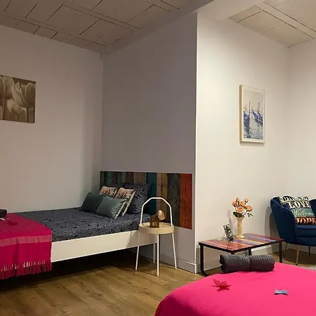 Rooms In Gothic Barcelona
