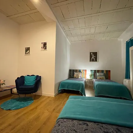 Rooms In Gothic Hostel