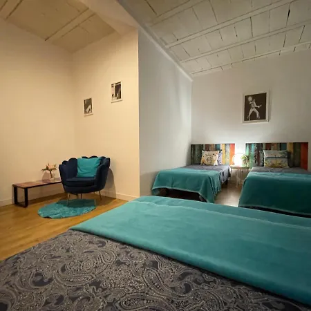 Hostel Rooms In Gothic