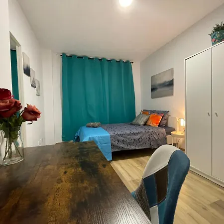 Rooms In Gothic Hostel *