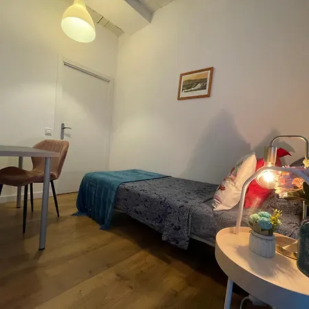 Rooms In Gothic Hostel *