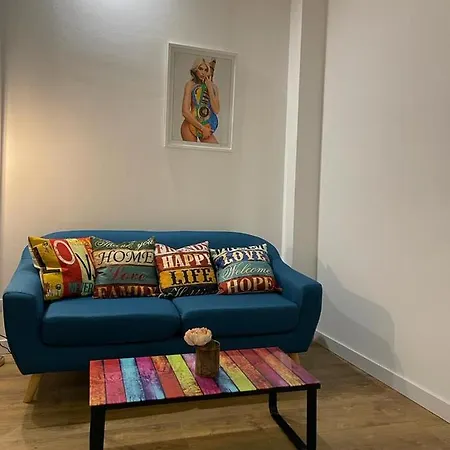 Rooms In Gothic Hostel *